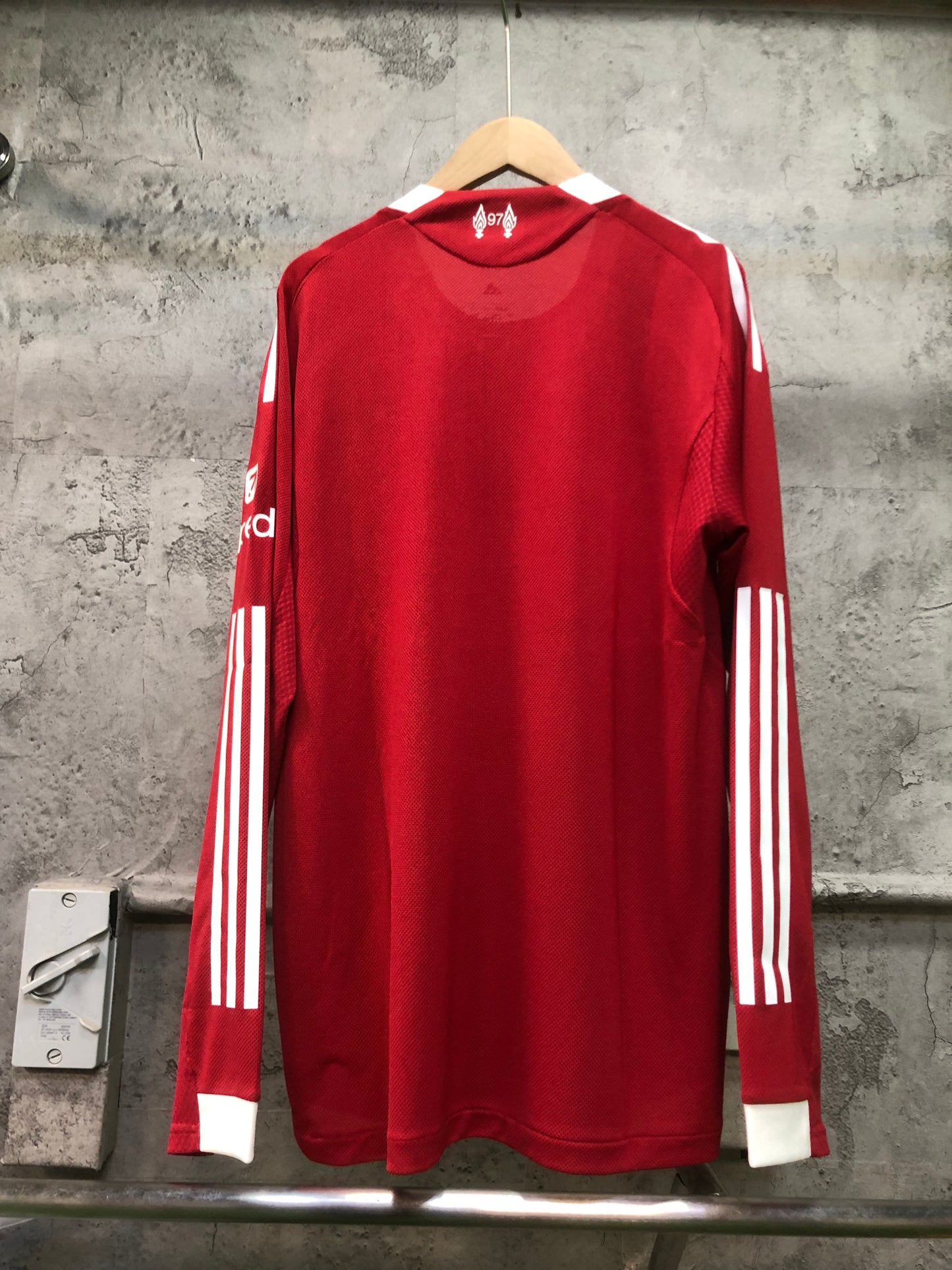 ADIDAS25/26利物浦主場球球員球衣