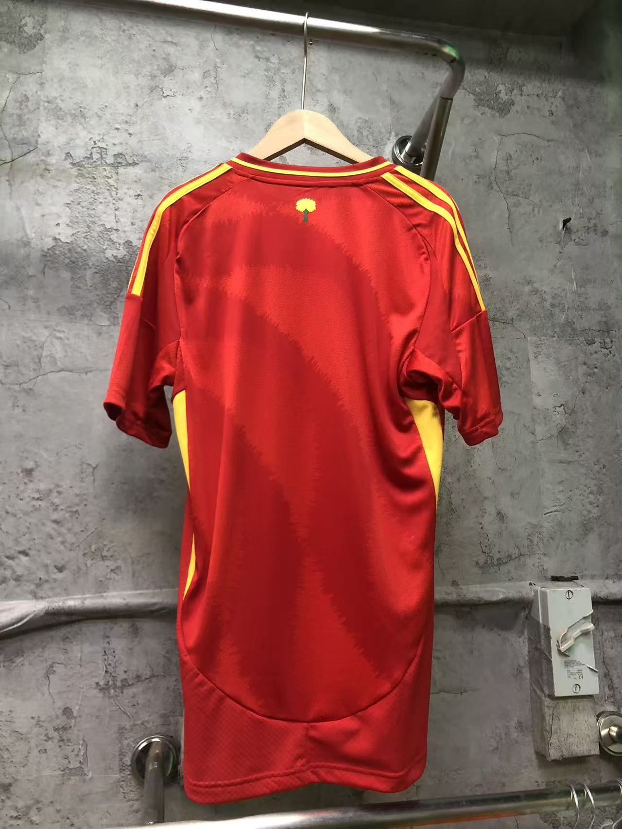 Adidas 2024西班牙主場球迷版球衣