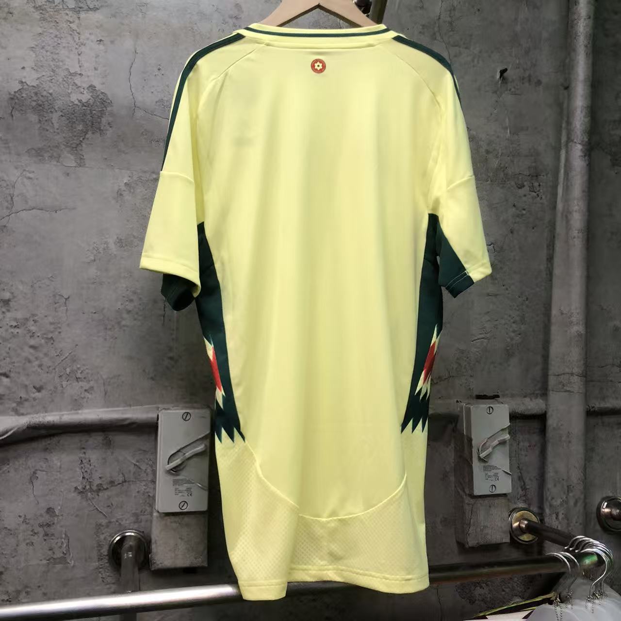 Adidas 2023威爾士客場球迷版球衣