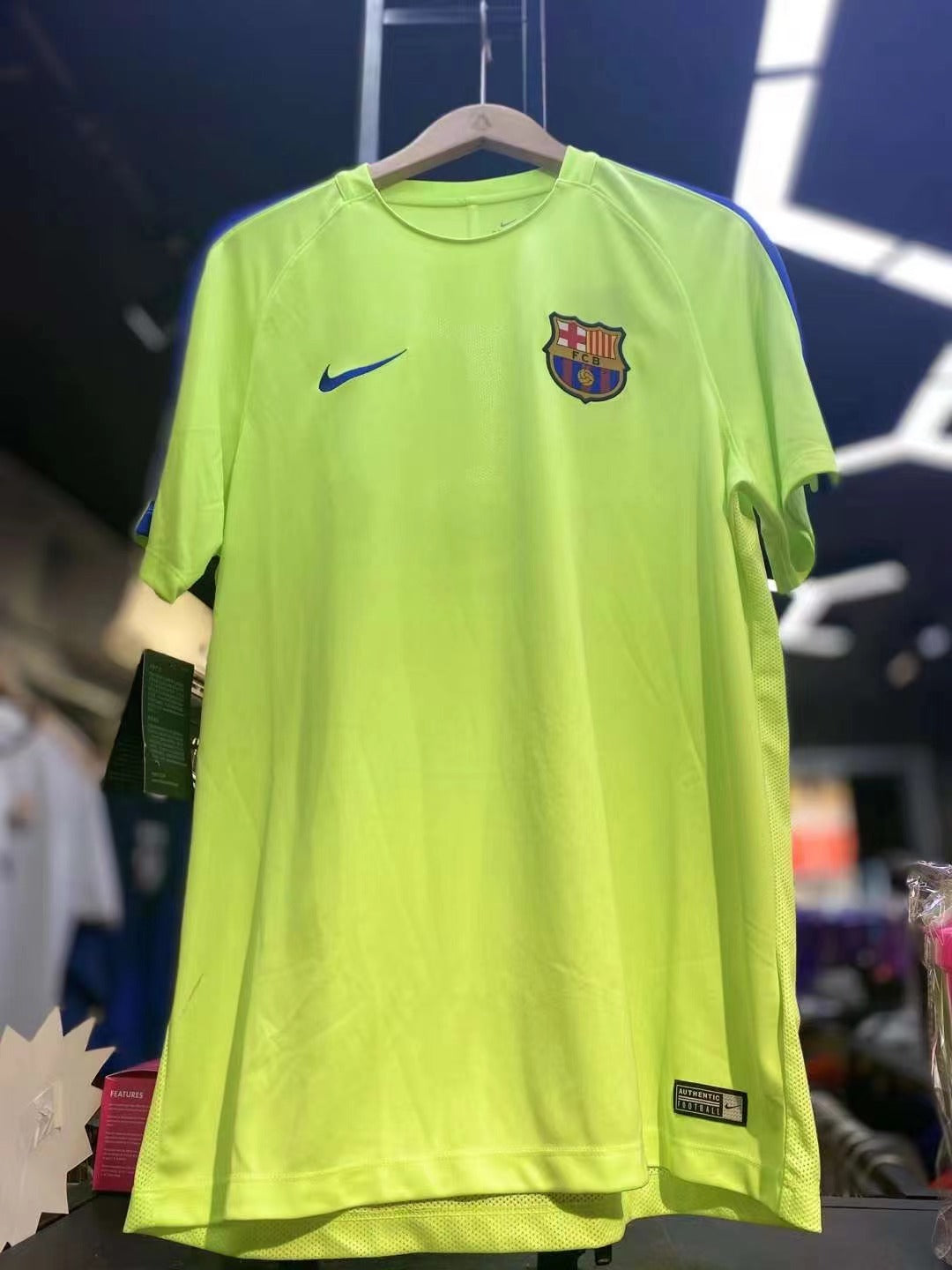 Nike 巴塞隆拿訓練球衣
