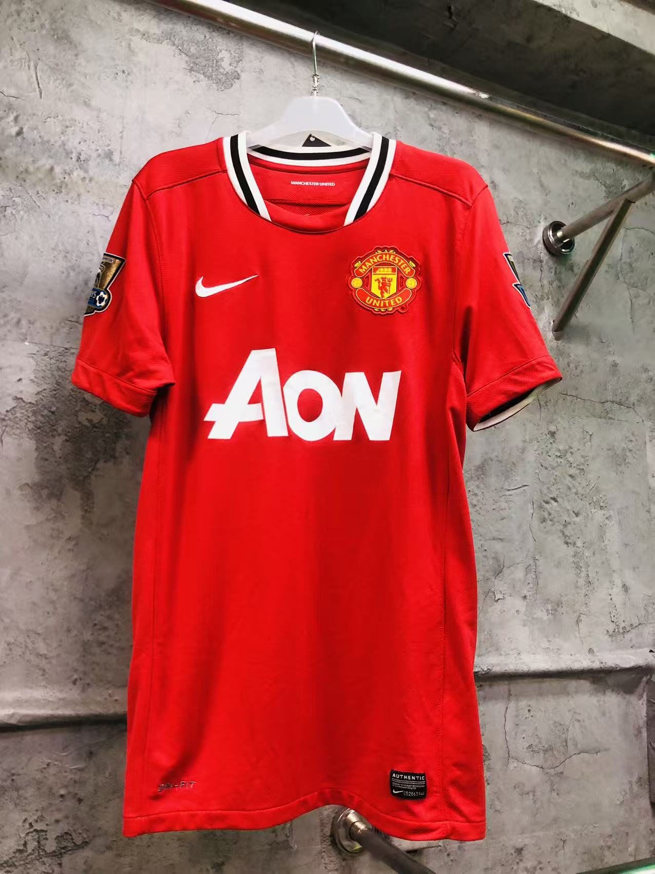 2011-12 Man Utd Home #13 J S Park