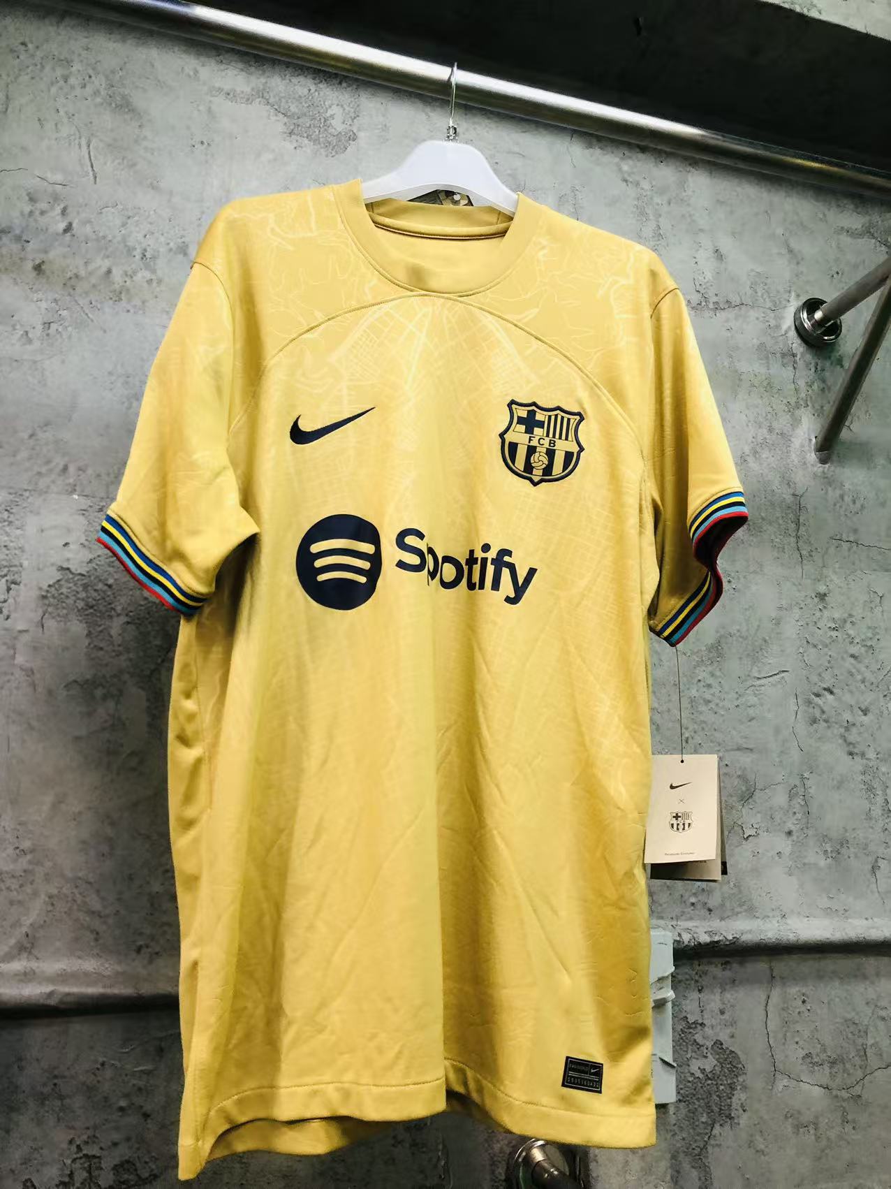 2022-23 Barcelona Away #30 Gavi