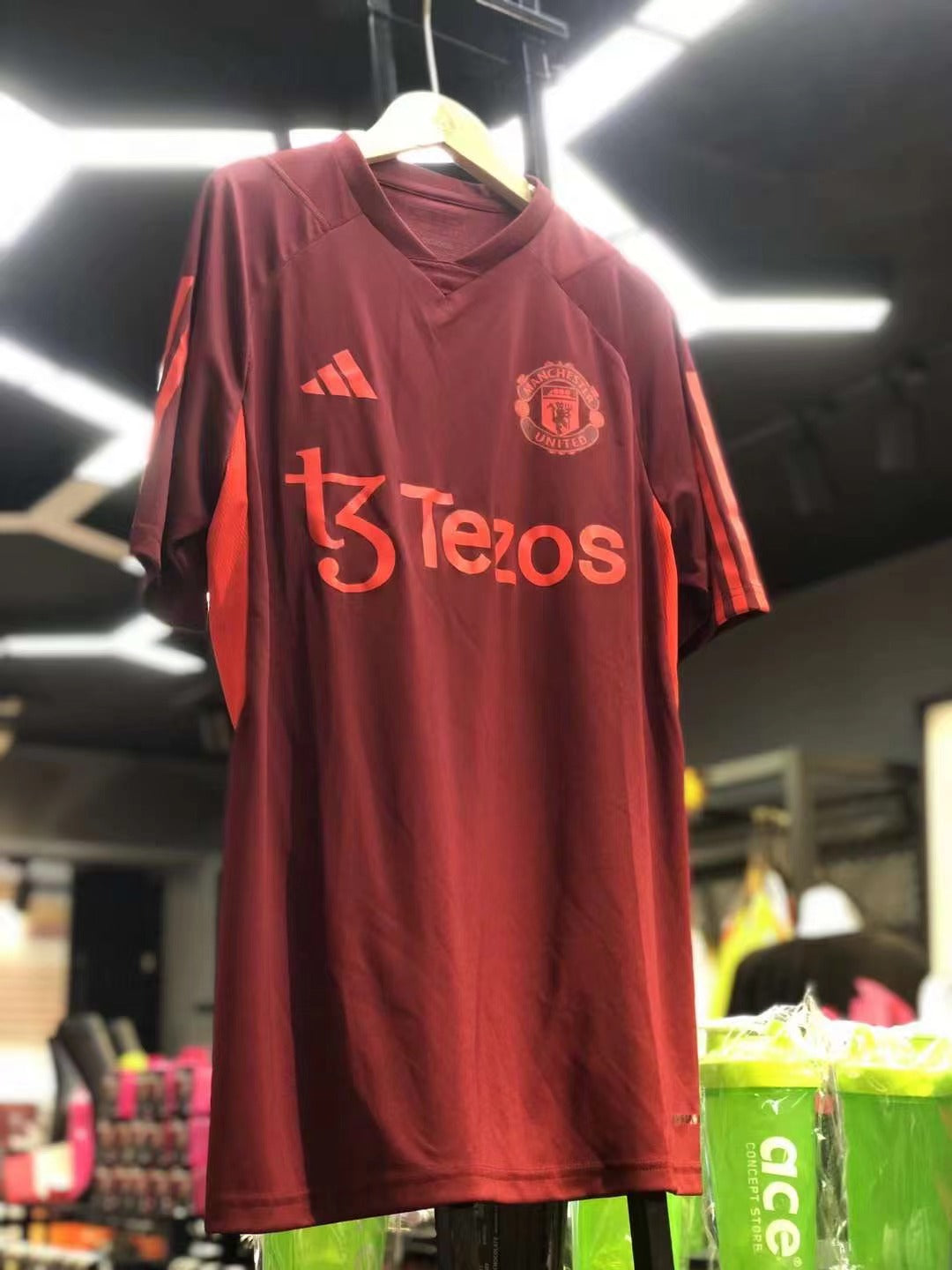 ADIDAS 曼聯紅色訓練球迷版球衣